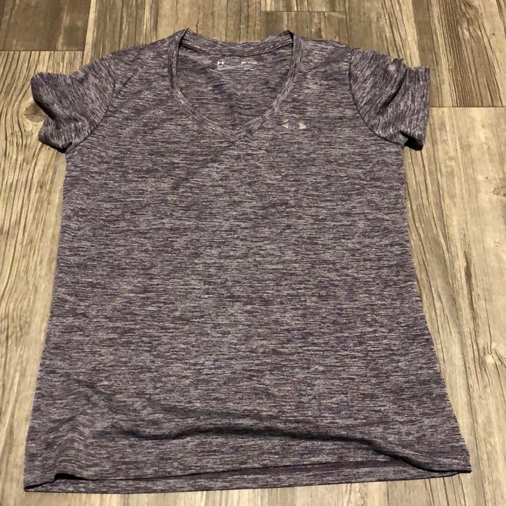Women’s UA vneck